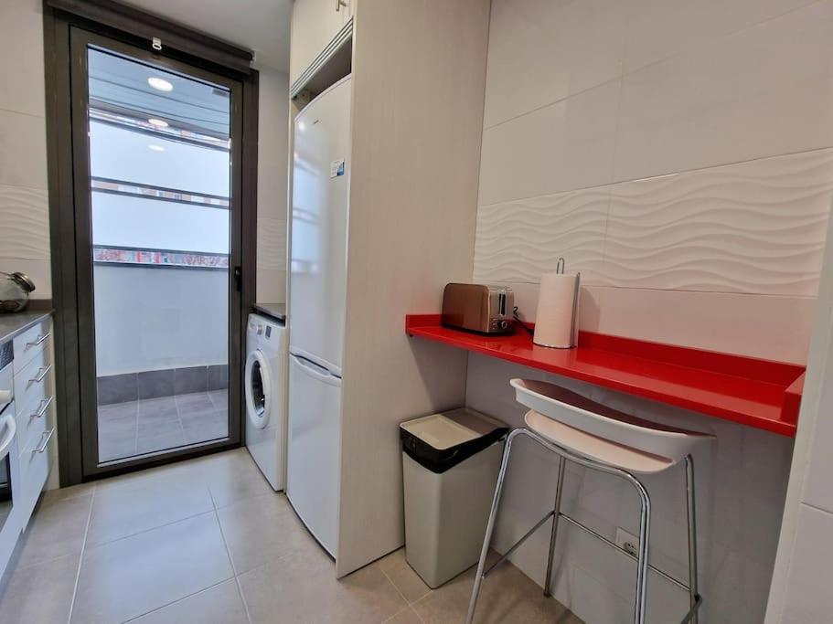 Valdebebas Con Garaje Gimnasio Y Piscina Lägenhet Madrid Exteriör bild